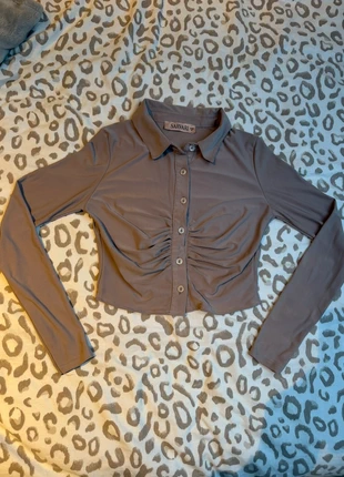 Taupe cropped blouse – Sarvari – maat S – ruched front – lange mouwen, marque: Sarvari, état: Très bon état, taille: S / 36 / 8, 7,00 €, 8,05 € Protection acheteurs incluse