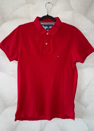 Polo rouge tommy, brand: Tommy Hilfiger, condition: Very good, size: M, €15.00, €16.45 includes Buyer Protection