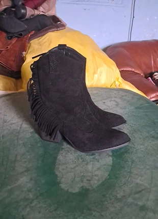 Botines T38, marca: Alta Moda, estado: Muy bueno, tamaño: 38, 10,00 €, 11,20 € Protección al comprador incluida