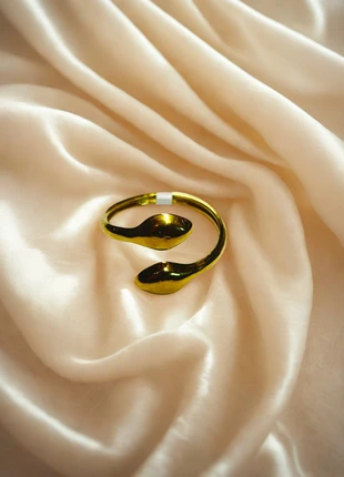 Bague dorée serpent minimaliste – ajustable, marke: Original, zustand: Neu, mit Etikett, größe: Größenverstellbar, 10,90 €, 12,15 € inklusive Vinted-Käuferschutz
