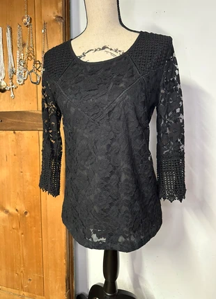 Petit top en dentelle noire Mango taille L 40 softgoth Dark coquette, marque: Mango, état: Très bon état, taille: L / 40 / 12, 10,00 €, 11,20 € Protection acheteurs (Pro) incluse