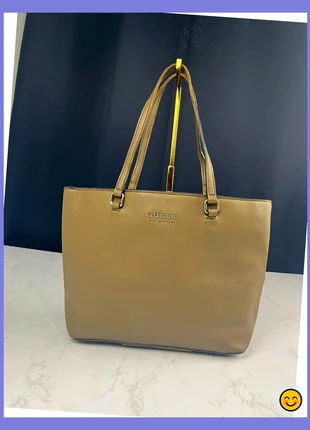 Sac à main et à épaule Guess couleur taupe, brand: GUESS, condition: Good, €17.00, €18.55 includes Buyer Protection