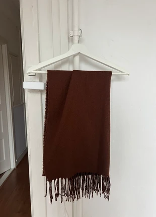 Bruine sjaal, merk: Monki, staat: Heel goed, € 3,00, € 3,85 inclusief Kopersbescherming