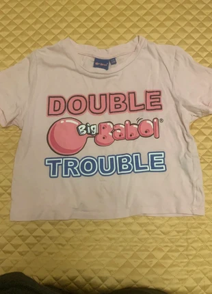 Maglietta crop stile pop con stampa iconica Big Babol, marke: big babol, zustand: Sehr gut, größe: 7 Jahre / 122, 13,00 €, 14,35 € inklusive Vinted-Käuferschutz