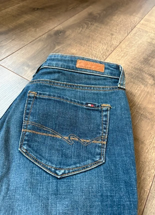 Jean Tommy Hilfiger W25 L32, marque: Tommy Hilfiger, état: Très bon état, taille: XS / 34 / 6, 12,90 €, 14,25 € Protection acheteurs incluse
