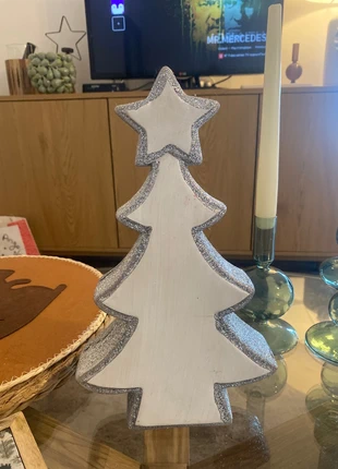 Grand sapin céramique blanc et argenté, marque: Maisons du Monde, état: Très bon état, 4,00 €, 4,90 € Protection acheteurs incluse