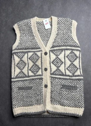 Pull en laine sans manche gilet à bouton beige et gris en laine 100%, marque: LAINE, état: Très bon état, taille: XL / 42 / 14, 25,00 €, 26,95 € Protection acheteurs (Pro) incluse