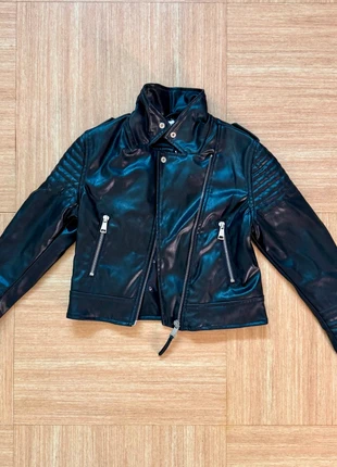 Blazer | 122 - 7 ans | Noire interieur coeur, brand: H&M, condizioni: Buone, taglia: 7 anni / 122 cm, €2.00, €2.80 include la Protezione acquisti