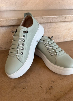 Chaussures confort cuir vert amande 36 femme NEUT, marque: Neut, état: Neuf avec étiquette, taille: 36, 35,00 €, 37,45 € Protection acheteurs incluse