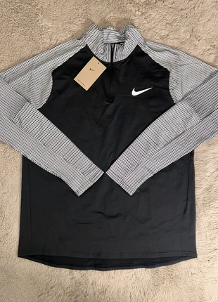 Haut Nike Running Zabuza Taille M, brand: Nike, condition: New with tags, size: M, €60.00, €63.70 includes Buyer Protection