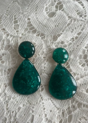 Grosse boucle d’oreille Zara en forme de goutte verte Emeraude, marque: Zara, état: Bon état, 5,00 €, 5,95 € Protection acheteurs incluse