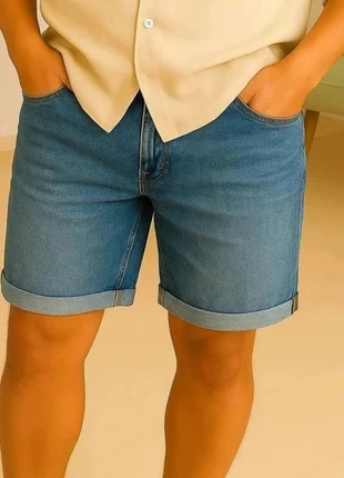 Short en jean bleu taille M, marque: Denim, état: Très bon état, taille: M, 12,00 €, 13,30 € Protection acheteurs incluse