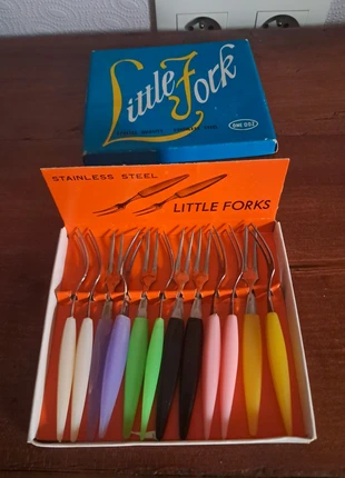 Boîte de 12 fourchettes à escargots pics apéritifs vintage, marque: Vintage Dressing, état: Très bon état, 7,00 €, 8,05 € Protection acheteurs incluse