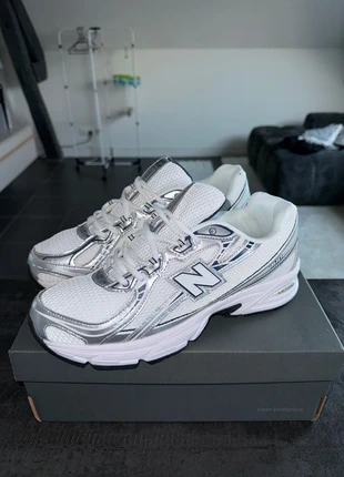 New Balance 740 – coloris Silver/White - taille 44, marca: New Balance, estado: Novo com etiquetas, tamanho: 44, €80.00, €84.70 inclui Proteção do Comprador