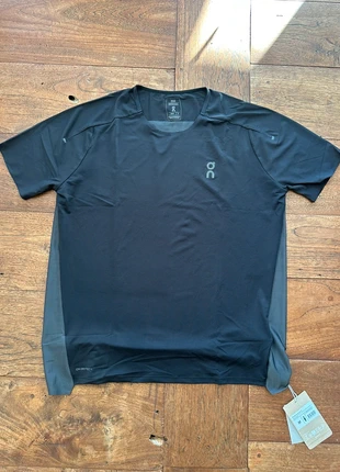 On-Running Performance-T Eclipse / Black neuf shirt, marque: On Running, état: Neuf avec étiquette, taille: M, 53,00 €, 56,35 € Protection acheteurs incluse