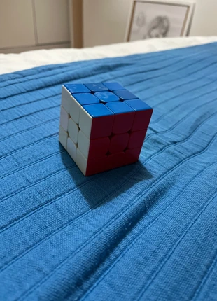 Cubo de Rubik, état: Très bon état, taille: Naissance / 44 cm, 8,00 €, 9,10 € Protection acheteurs incluse