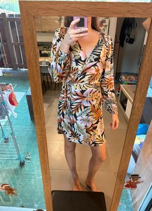 Robe à fleurs Billabong, marque: Billabong, état: Neuf sans étiquette, taille: S / 36 / 8, 8,00 €, 9,10 € Protection acheteurs incluse