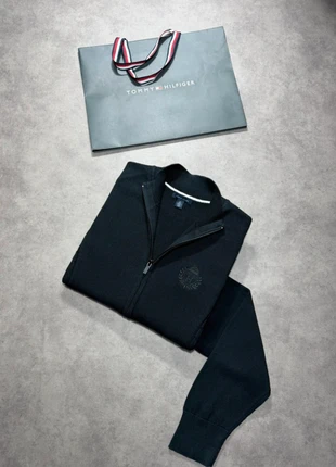 Veste full zip Tommy Hilfiger noir - Logo brodé - 100% coton - Taille XXl °, brand: Tommy Hilfiger, condition: Very good, size: XXL, €29.99, €32.19 includes Buyer Protection Pro