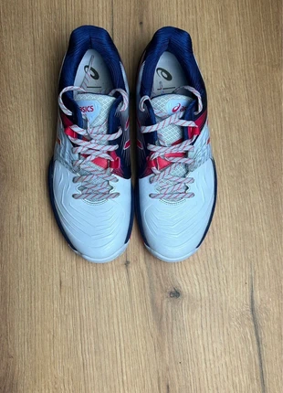 Chaussures de handball- light blue, marca: Asics, estado: Muy bueno, tamaño: 41,5, 20,00 €, 21,70 € Protección al comprador incluida