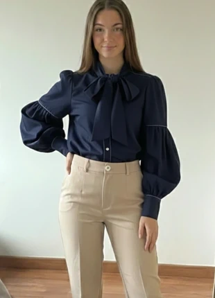 Blouse bleu marine chic à nœud et manches ballon. taille M, brand: Shorty, condition: Very good, size: M / 38 / 10, €64.90, €68.85 includes Buyer Protection