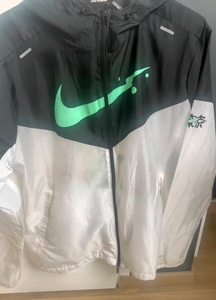 Taille M uniquement a échanger avec la même en S, marque: Nike, état: Neuf sans étiquette, taille: M, 39,99 €, 42,69 € Protection acheteurs incluse