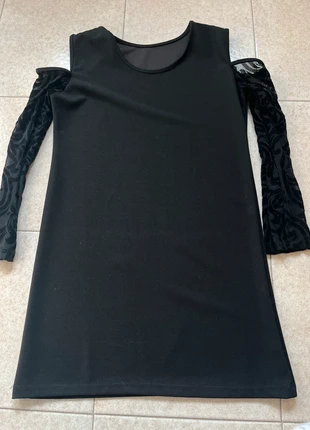 Tubino nero con maniche velate, brand: Unique Vintage, condizioni: Nuovo senza cartellino, taglia: Taglia unica, €4.00, €4.90 include la Protezione acquisti