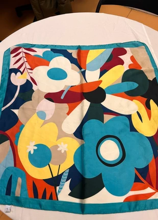 Joli foulard fleuri neuf, marca: Onlewo, estado: Novo sem etiquetas, €3.00, €3.85 inclui Proteção do Comprador