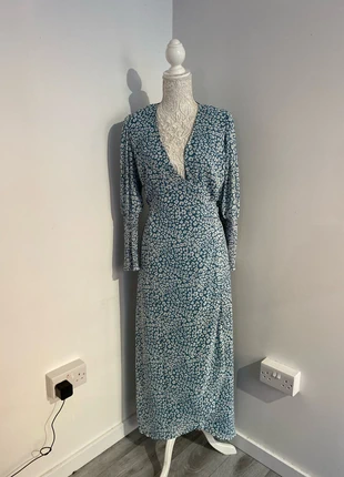 Glamorous Blue & White Floral Wrap Dress – Size 12, brand: Glamorous, condition: Very good, size: M / UK 12-14, £12.00, £13.30 includes Buyer Protection