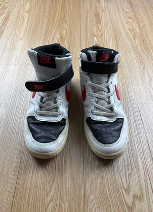 Baskets Montantes Nike – Noir/Blanc/Rouge – Taille 34 – Très bon état 👟, merk: Nike, staat: Heel goed, maat: 34, € 8,99, € 10,14 inclusief Kopersbescherming