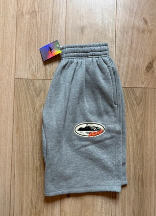 short corteiz gris, marque: Corteiz, état: Neuf avec étiquette, taille: M, 30,00 €, 32,20 € Protection acheteurs incluse