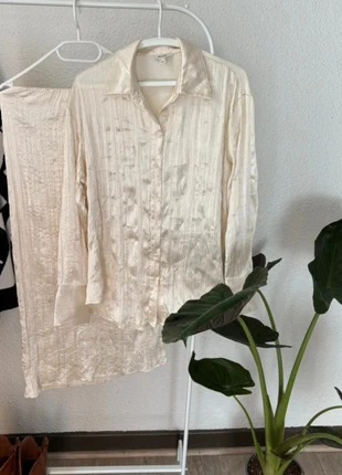 Shiny set of skirt and shirt, marque: Aware, état: Très bon état, taille: M / 38 / 10, 15,00 €, 16,45 € Protection acheteurs incluse