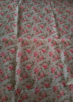 Coupon tissu anglais motif roses en polyester, marque: TISSU, état: Très bon état, 10,00 €, 11,20 € Protection acheteurs (Pro) incluse