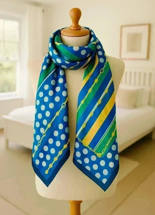 Foulard vintage bleu, marke: Vintage Dressing, zustand: Sehr gut, 5,00 €, 5,95 € inklusive Vinted-Käuferschutz