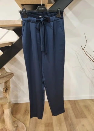 Pantalon habillé fluide satiné marine Naf Naf, merk: Naf Naf, staat: Heel goed, maat: S / 36 / 8, € 7,90, € 9,00 inclusief Kopersbescherming