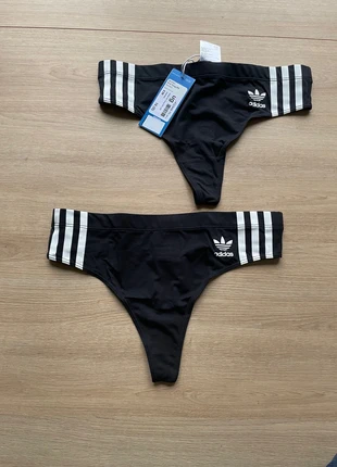 Lot 2 strings femme neuf adidas taille m, merk: adidas, staat: Nieuw met prijskaartje, maat: M / 38 / 10, € 8,00, € 9,10 inclusief Kopersbescherming