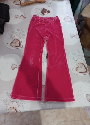 Pantalon évasé velours rose, brand: Shoeby, condition: Very good, size: 7 years / 122 cm, €3.50, €4.38 includes Buyer Protection