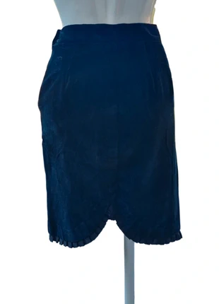 Velvet black skirt vintage, marque: Vintage Dressing, état: Très bon état, taille: S / 36 / 8, 10,00 €, 11,20 € Protection acheteurs incluse