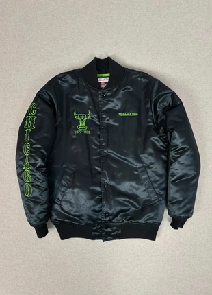 Bomber veste doudoune Mitchell & Ness Hardwood NBA Chicago Bulls 1977 1978 noir et vert taille XS, marca: NBA, estado: Muito bom, tamanho: XS, €51.00, €54.25 inclui Proteção do Comprador Pro