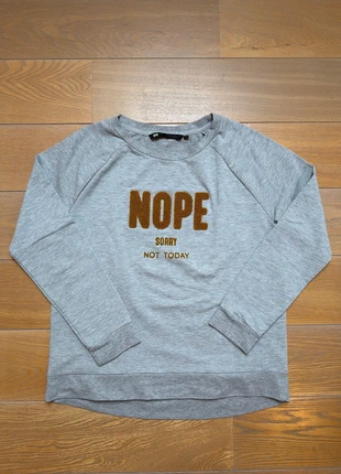 Stoere grijze long sleeve van WE met de tekst “nope sorry not today”., marque: WE, état: Neuf sans étiquette, taille: L / 40 / 12, 5,00 €, 5,95 € Protection acheteurs incluse