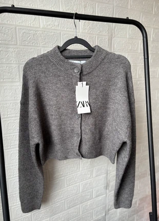 short gray cardigan with buttons and a round neckline viral Zara, marque: Zara, état: Neuf avec étiquette, taille: M / 38 / 10, 30,99 €, 33,24 € Protection acheteurs incluse