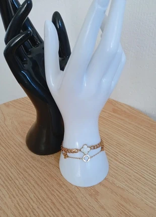 Solde 💝 Bracelet double trèfle 4 feuilles nacre fleurs  bohèmes chic tendance hippie, staat: Heel goed, € 8,00, € 9,10 inclusief Kopersbescherming Pro