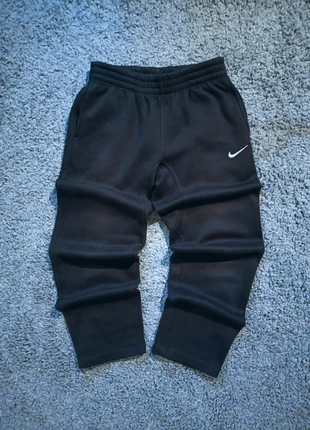 Solo swoosh Nike noir, parfait état, sans élastique, baggy, épais, chaud, logo brodé, marque: Nike, état: Très bon état, taille: M, 49,00 €, 52,15 € Protection acheteurs incluse