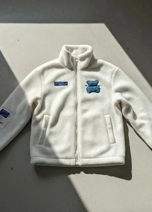 Veste polaire blanche, patch ours bleu, zustand: Sehr gut, größe: M / 38 / 10, 70,00 €, 74,20 € inklusive Vinted-Käuferschutz