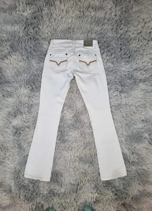 Jeans blanc coupe droite brodé y2k guess premium, marke: GUESS, zustand: Gut, größe: XS / 34 / 6, 16,00 €, 17,50 € beinhaltet Vinted-Käuferschutz Pro