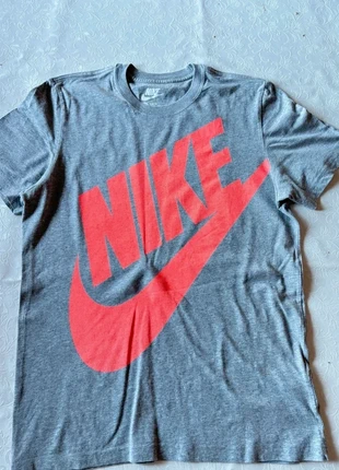 T-shirt Nike, brand: Nike, condizioni: Nuovo senza cartellino, taglia: M, €10.00, €11.20 include la Protezione acquisti