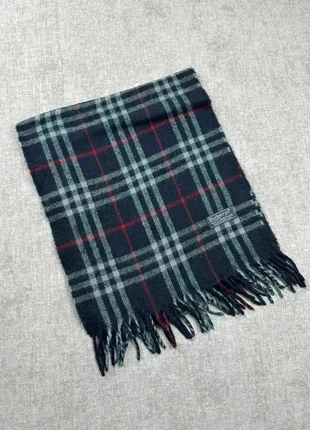 Écharpe Burberry bleu marine, zustand: Sehr gut, 50,00 €, 53,20 € beinhaltet Vinted-Käuferschutz Pro