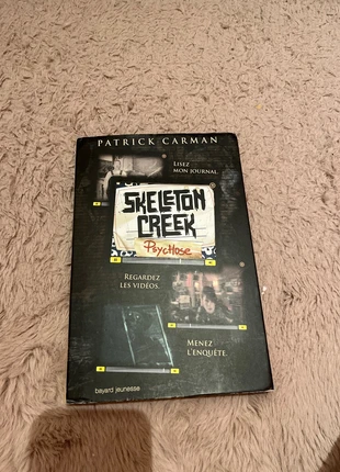 Livre skeleton creek, état: Neuf avec étiquette, 9,00 €, 10,15 € Protection acheteurs incluse
