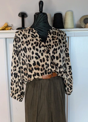 blouse léopard fluide col v manches bouffantes m/l, brand: In April 1986, condition: Very good, size: M / 38 / 10, €11.00, €12.25 includes Buyer Protection