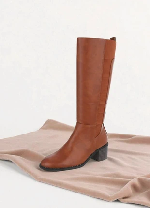 Jolie paire de bottes couleur camel, taille 39, marque: Autre bouique, état: Très bon état, taille: 39, 56,00 €, 59,50 € Protection acheteurs incluse