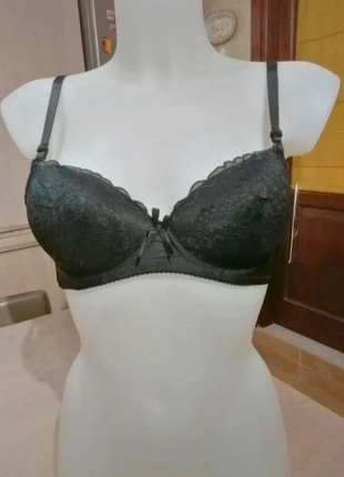 Splendido reggiseno imbottito ecrivestito di pizzo, Lunna, brand: Lunna, condizioni: Nuovo con cartellino, taglia: 80B | IT 3B, €11.90, €13.20 include la Protezione acquisti